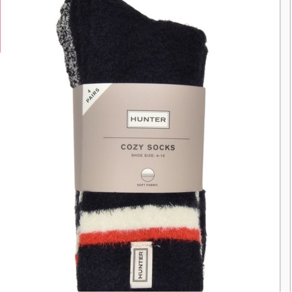 Hunter Accessories - Hunter Cozy Crew Socks in Black, White, and Red-4 Pairs